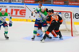 «Салават Юлаев» на выезде уступил «Амуру»