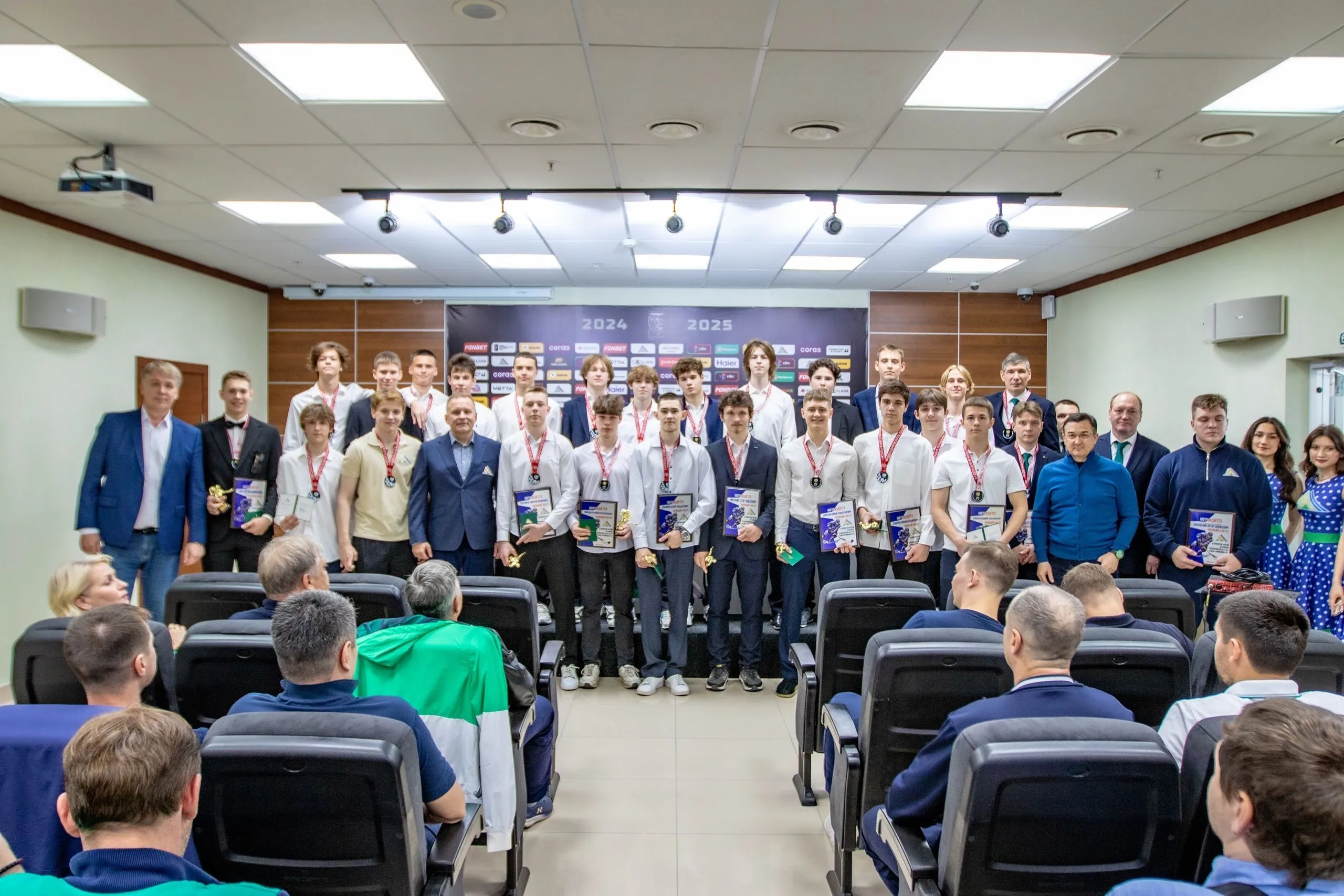 В «Уфа-Арене» прошло закрытие сезона выпускников «СЮ-2008»